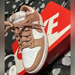 Women Nike Dunk Low Color Rose